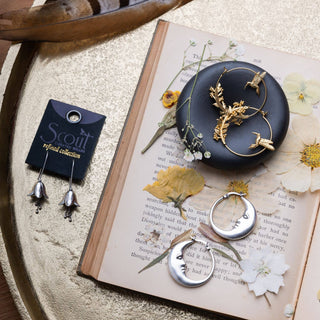Scout Refined Icon Earring - Swallow Hoop/Gold