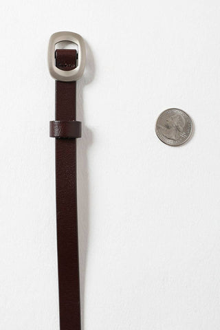 Thin Contemporary Leather Waist Belt–Modern & Chic