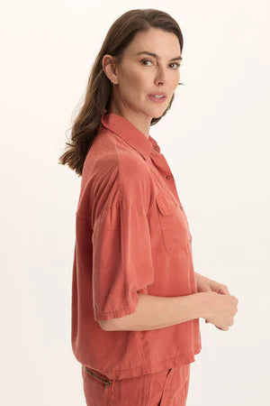 XCVI Tage Soft Twill Snap-Up Top  in Papaver