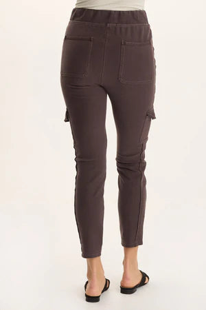 XCVI Keelie Twill Knit Elevated Pocket Legging  in Bistro Pigment