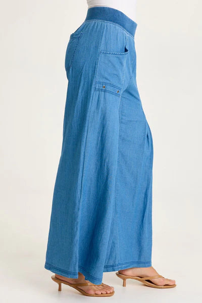 XCVI Jerona Indigo Pleated Wide Leg Pant  in Etiolate Wash