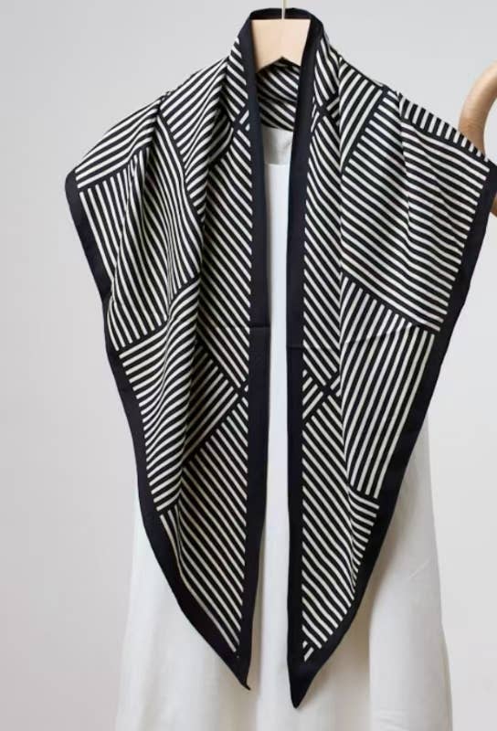 Printed Triangle Scarf – Bandana Style Wrap / Shawl