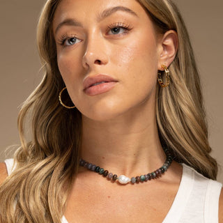 Splendid Iris Stone Necklace with Baroque Pearl