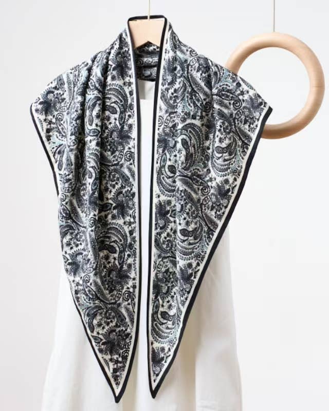 Printed Triangle Scarf – Bandana Style Wrap / Shawl