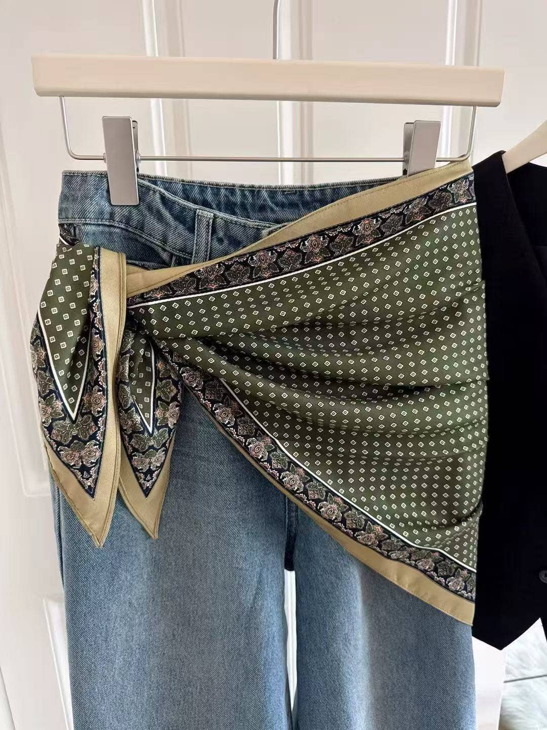 Printed Triangle Scarf – Bandana Style Wrap / Shawl