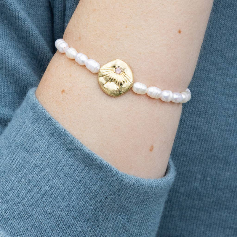 Pearl Affirmation Bracelet - Love/Gold