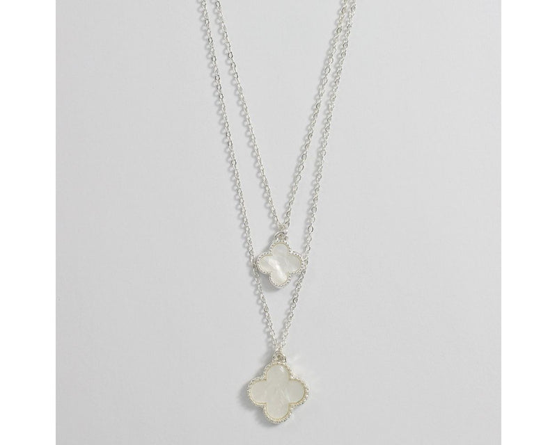 Silver clovers with mother of pearl 8150823