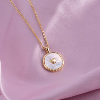 Splendid Iris Shell With Heart Pendant Necklace