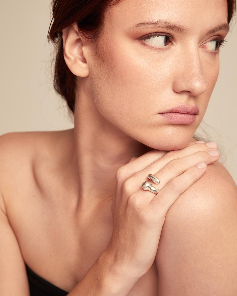 UNOde50 Open ring with a sphere - Silver