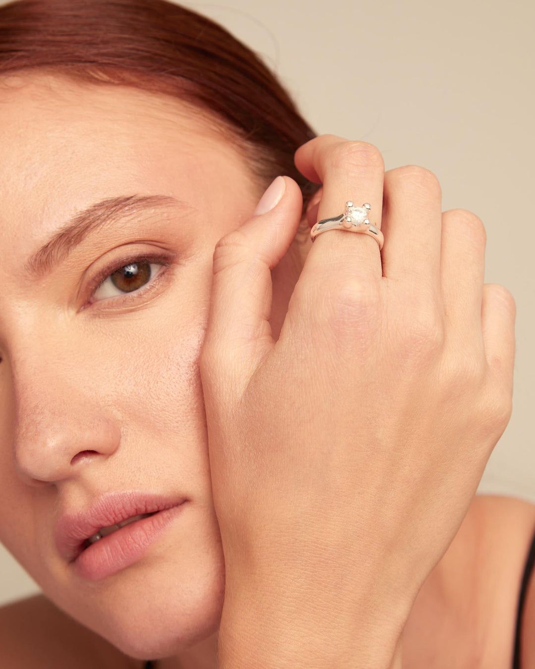 UNOde50 Ring with white zirconia
