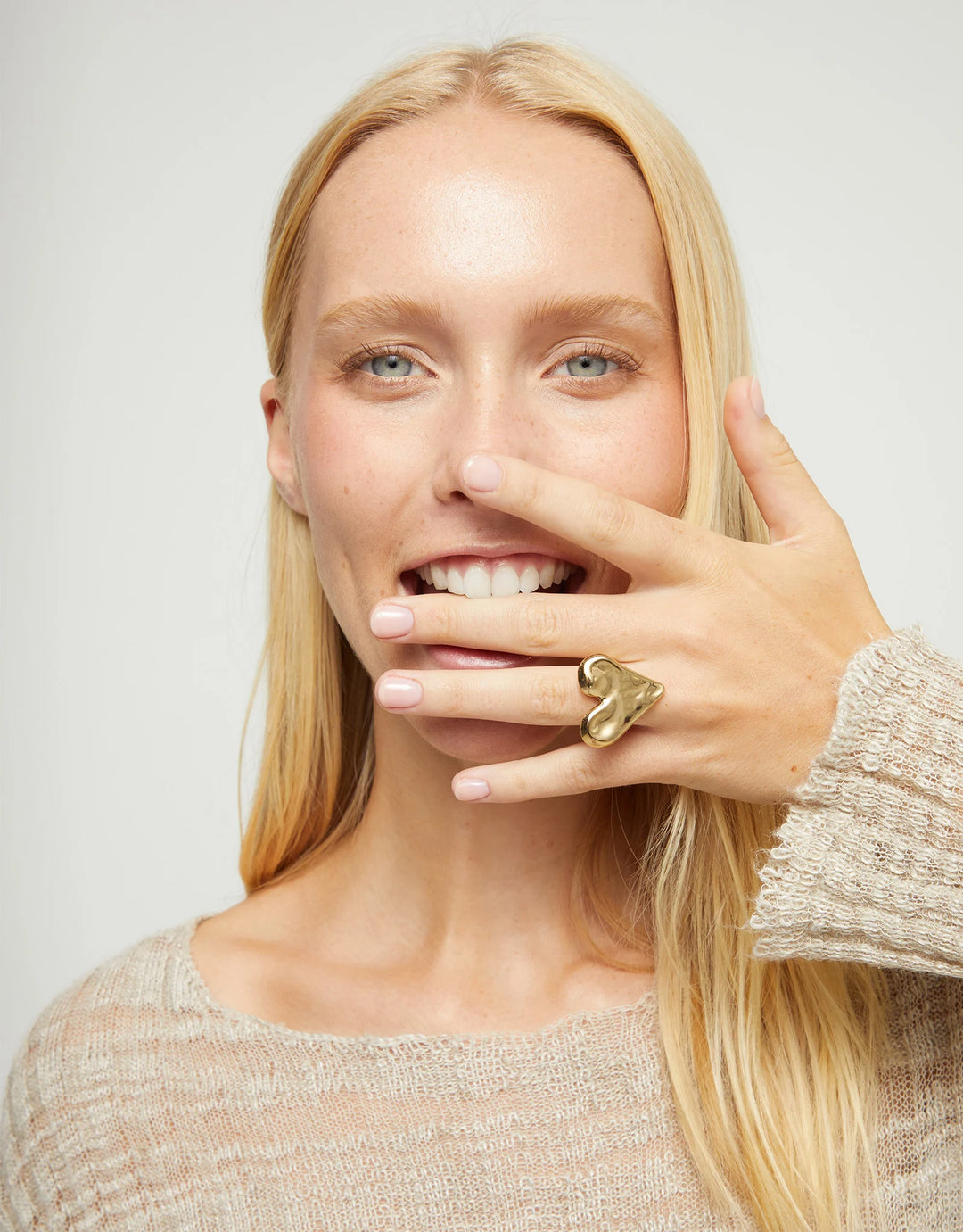 UNOde50 Maxi ring with heart shape Gold