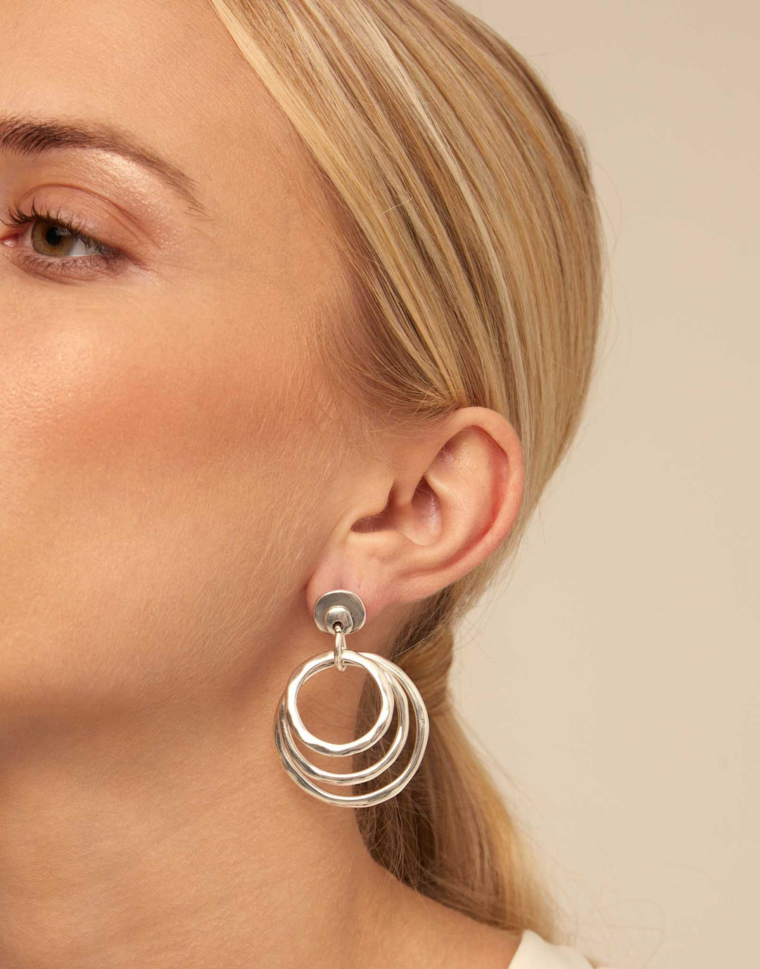 UNOde50 Irregular hoop earrings Silver