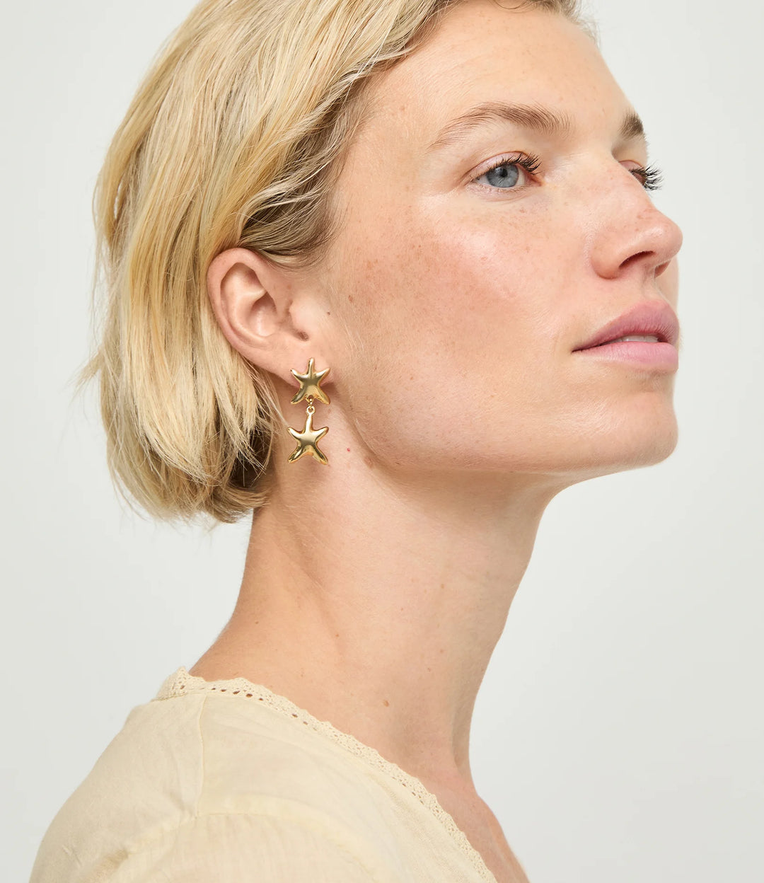UNOde50 Earrings Orion Long earrings with 2 starfishes Gold
