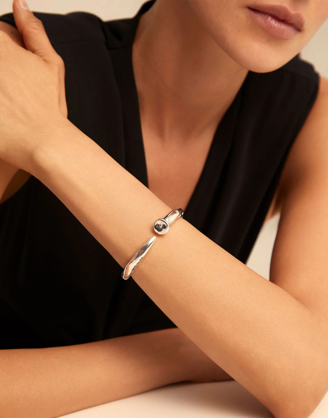 UNOde50 Nail shaped bangle bracelet - Sterling Silver