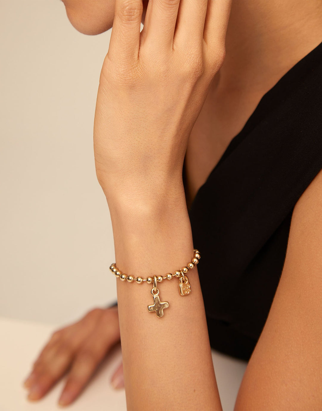 UNOde50 Beaded charm bracelet - Gold