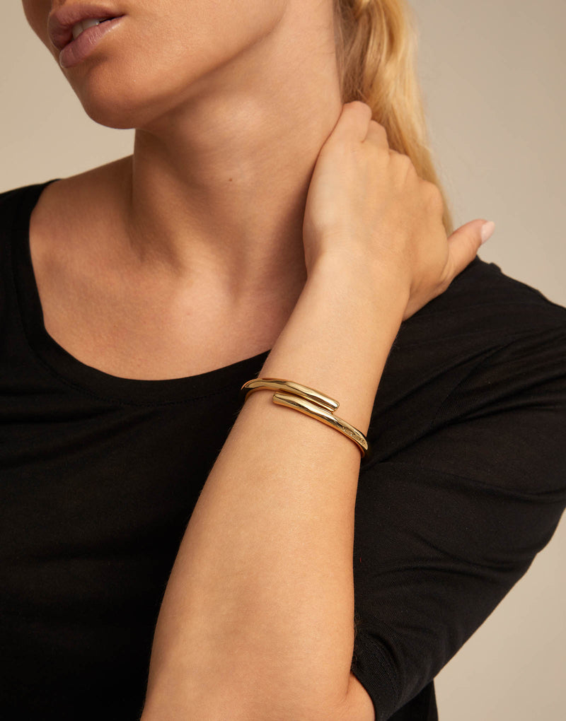 UNOde50 Tubular shaped bangle bracelet - Gold