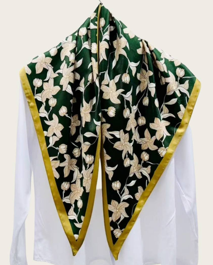 Printed Triangle Scarf – Bandana Style Wrap / Shawl