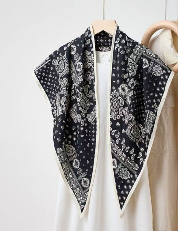Printed Triangle Scarf – Bandana Style Wrap / Shawl