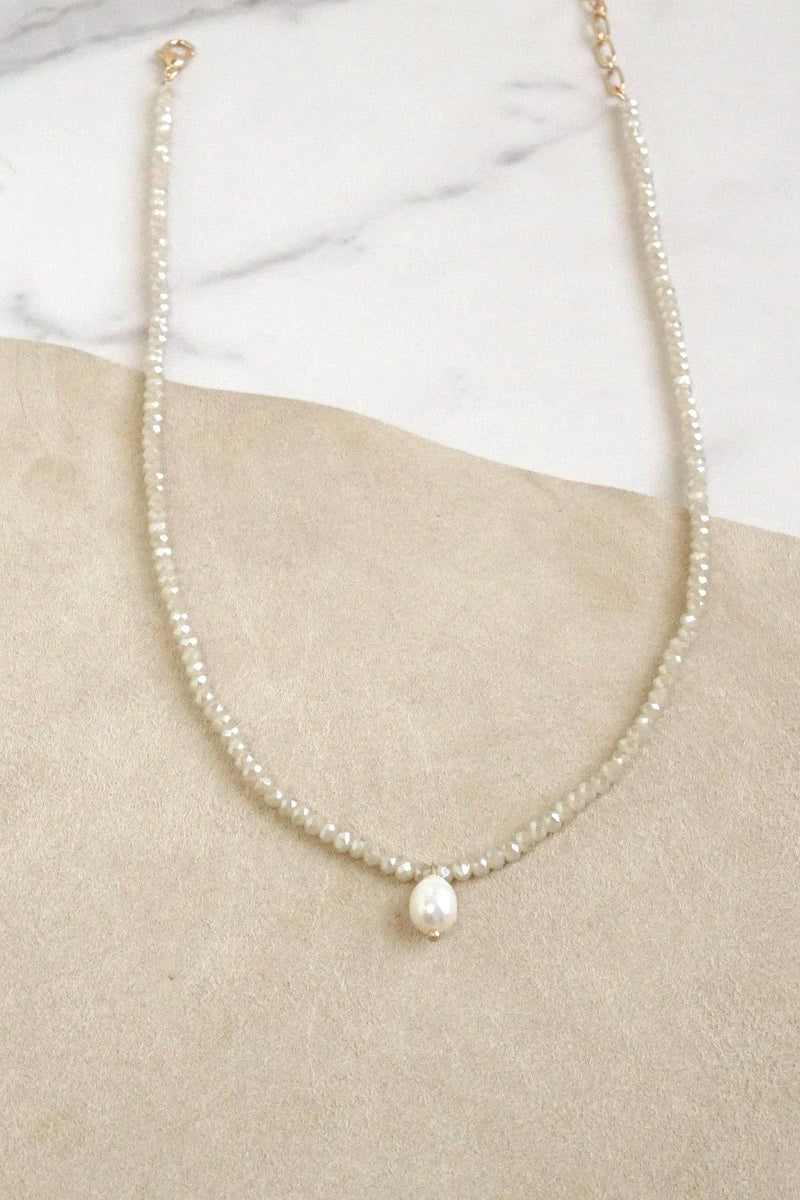 Short Necklace Glass Beads Freshwater Pearl pendant Beige