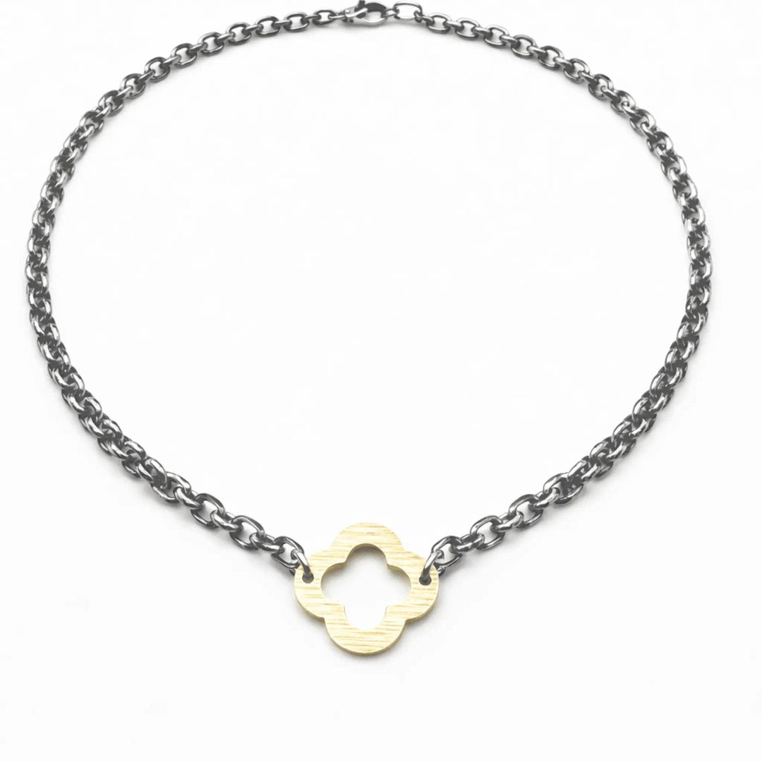 Erin Gray Gold Clover Allure Short Necklace in Mixed Metal