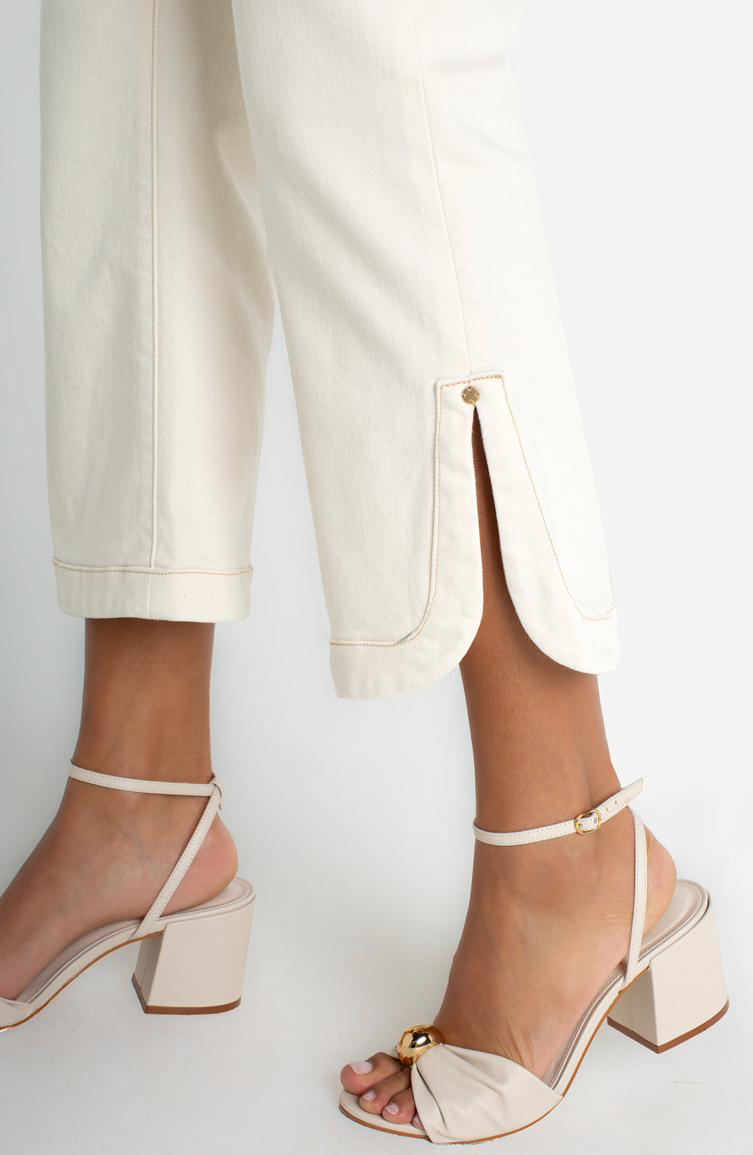 Liverpool Hannah Crop Flare w/ Tulip Hem - Desert Dunes