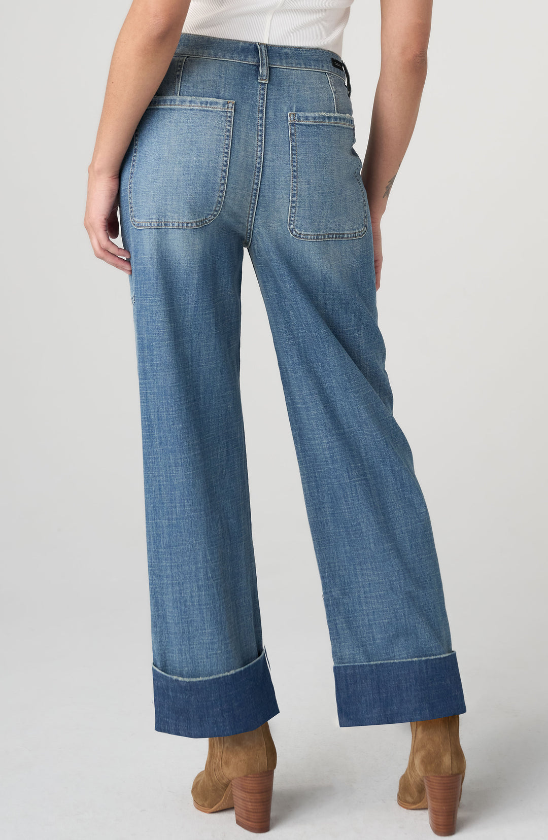 Liverpool Hi-Rise Relaxed Straight with Utility Pockets 27" Inseam